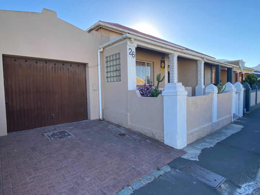3 Bedroom Property for Sale in Wynberg Western Cape